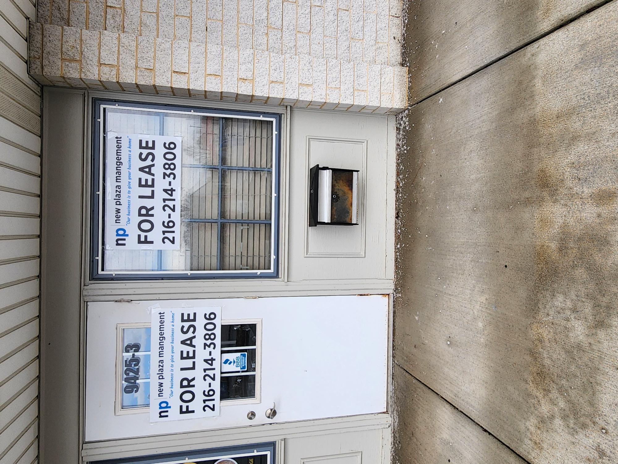 FOR LEASE: Renovated 1,200 SF Commercial Unit in Northfield