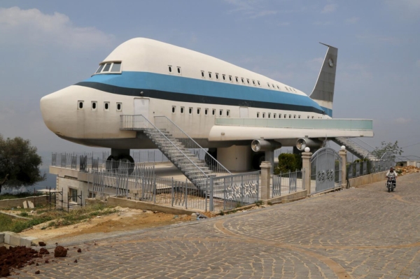 The Airplane House: Architecture That Soars Above the Ordinary