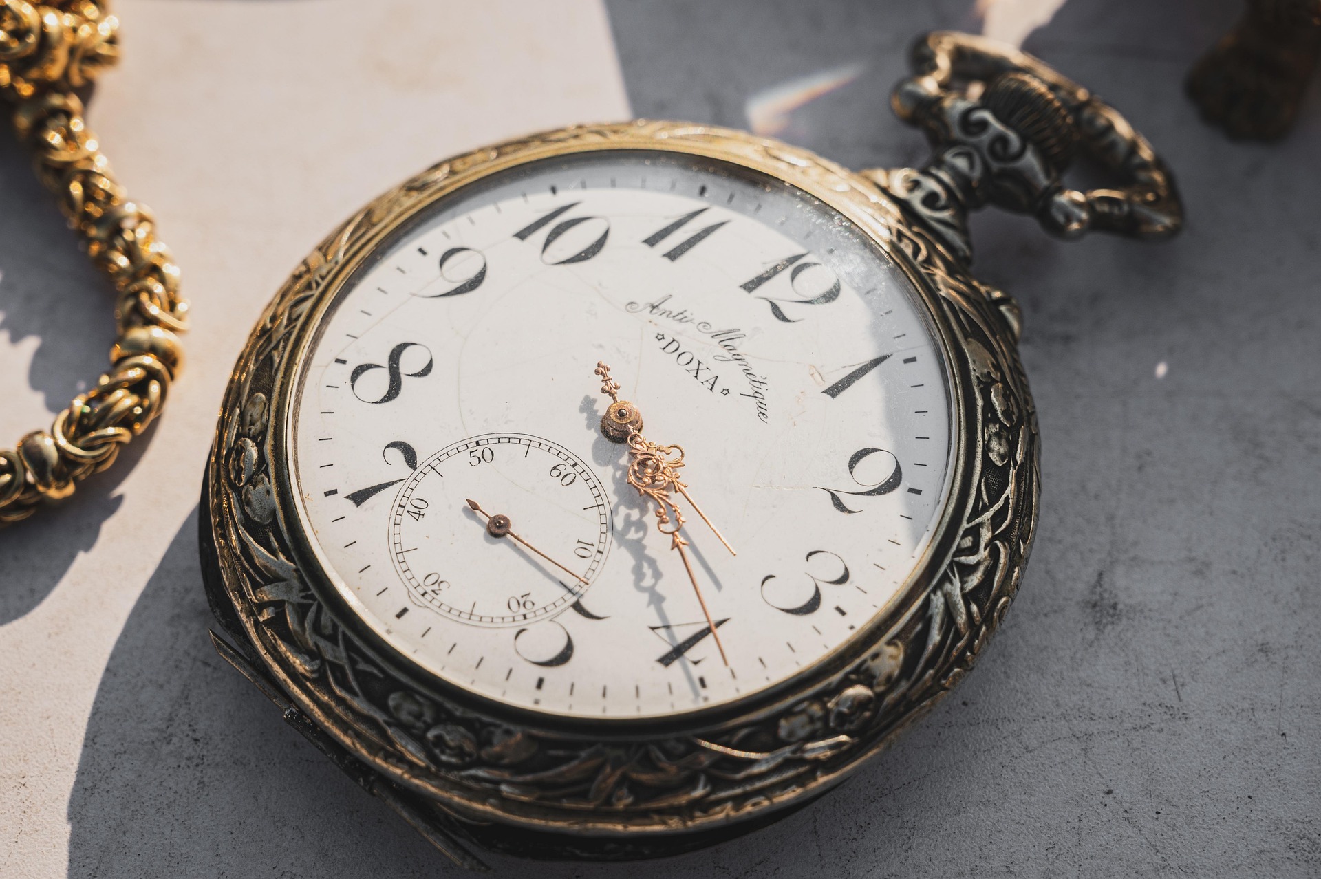 Are Analog Clocks Becoming Obsolete in Schools?