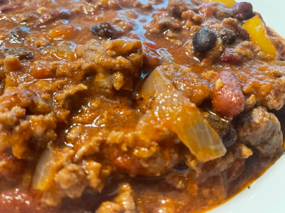 Perfect Chili for Every Heat Level: The Two-Pot Method That Pleases All Palates